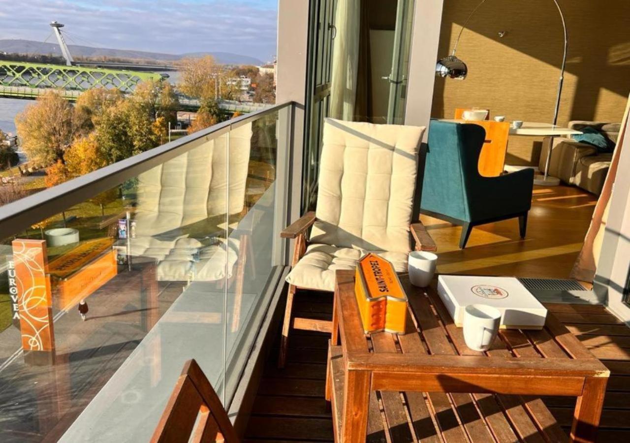 Ferienwohnung No1 Dream View Pressburg Exterior foto